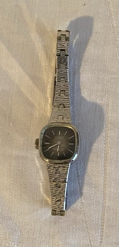 Kleine zierliche armbanduhr - kleine,